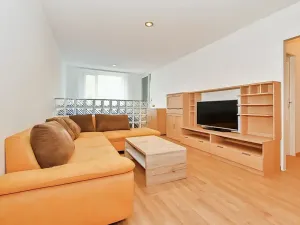 Prodej bytu 2+kk, Praha - Letňany, Kostomlatská, 65 m2