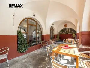 Pronájem restaurace, Opočno, Trčkovo nám., 500 m2