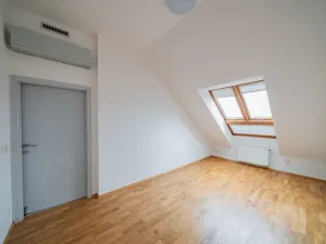 Pronájem bytu 4+1, Praha - Smíchov, Štefánikova, 147 m2