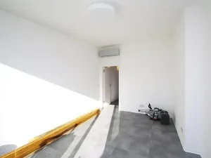 Pronájem atypického bytu, Praha - Vinohrady, Korunní, 82 m2