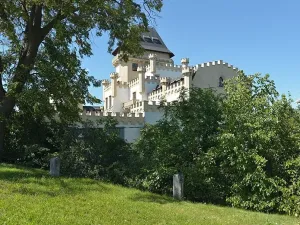 Dražba ubytování, Znojmo, Suchohrdelská, 2500 m2