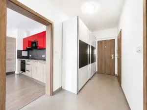 Pronájem bytu 2+kk, Praha - Hloubětín, Za černým mostem, 50 m2