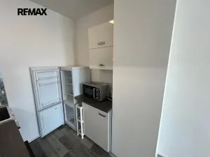 Pronájem bytu 2+kk, Praha - Kamýk, Smotlachova, 44 m2