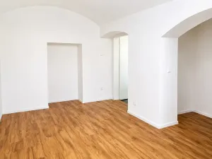Pronájem obchodního prostoru, Praha - Strašnice, Saratovská, 110 m2