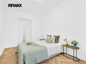 Prodej bytu 2+kk, Praha - Vinohrady, V Horní Stromce, 48 m2