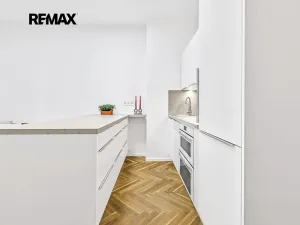 Prodej bytu 2+kk, Praha - Vinohrady, V Horní Stromce, 48 m2