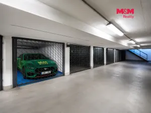 Pronájem garážového stání, Hradec Králové, Na Občinách, 15 m2