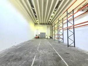 Pronájem skladu, Zlín, třída 3. května, 158 m2