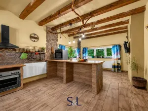 Prodej vícegeneračního domu, Heřmanice, 470 m2
