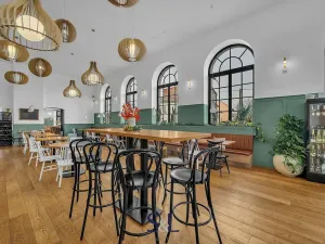 Pronájem restaurace, Osečná, Svatovítské náměstí, 183 m2