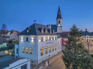 Pronájem restaurace, Osečná, Svatovítské náměstí, 183 m2