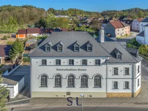 Pronájem restaurace, Osečná, Svatovítské náměstí, 183 m2