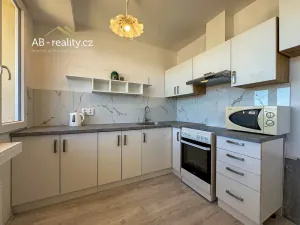 Prodej bytu 2+1, Teplice, Alejní, 54 m2
