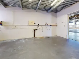 Pronájem skladu, Hradec Králové, Akademika Bedrny, 2586 m2