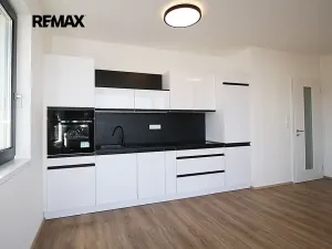 Pronájem bytu 1+kk, Praha - Hloubětín, Kardašovská, 34 m2