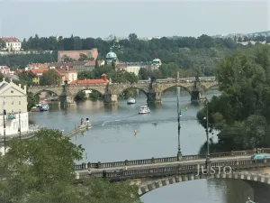 Pronájem bytu 2+1, Praha, Janáčkovo nábřeží, 80 m2