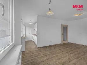 Prodej bytu 3+1, Hradec Králové - Slezské Předměstí, Severní, 57 m2