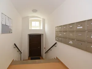 Pronájem bytu 1+kk, Praha - Žižkov, Štítného, 34 m2