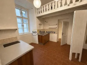 Pronájem bytu 1+1, Praha - Malá Strana, Šporkova, 44 m2