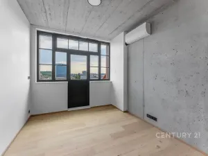 Pronájem bytu 1+kk, Praha - Vysočany, Kolbenova, 33 m2