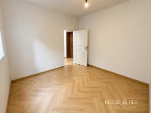 Pronájem kanceláře, Tábor, Bechyňská, 42 m2