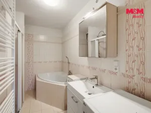 Prodej bytu 3+1, Kněževes, Štrosova, 63 m2