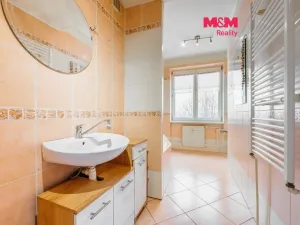 Prodej bytu 3+1, Bukovany, 84 m2