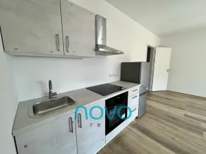 Pronájem bytu 1+kk, Praha, Stočesova, 34 m2