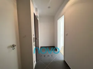 Pronájem bytu 1+kk, Praha, Stočesova, 34 m2