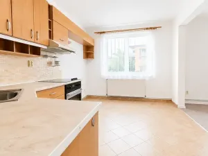 Pronájem bytu 1+kk, Praha - Horní Počernice, Dandova, 37 m2