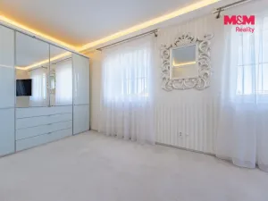 Prodej rodinného domu, Šestajovice, U Váhy, 356 m2