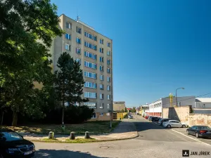 Prodej bytu 1+kk, Hradec Králové, Říční, 28 m2