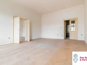 Prodej obchodního prostoru, Rakovník, Husovo náměstí, 622 m2