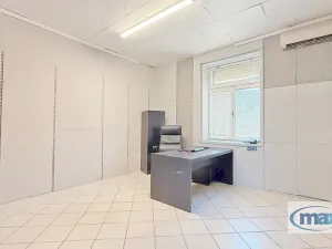 Pronájem skladu, Holice, Hradecká, 317 m2