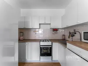 Prodej bytu 2+kk, Praha - Újezd nad Lesy, Velebného, 56 m2