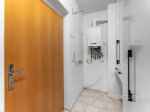 Prodej bytu 2+kk, Praha - Újezd nad Lesy, Velebného, 56 m2
