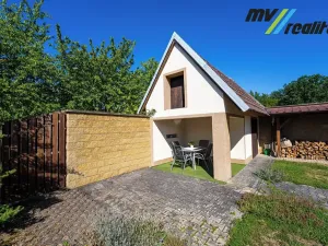 Prodej rodinného domu, Městec Králové, Třešňová, 300 m2