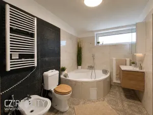 Prodej komerční nemovitosti, Pečky, 345 m2