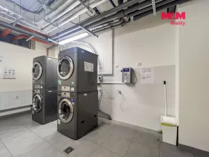 Pronájem bytu 2+kk, Praha - Hlubočepy, Geologická, 34 m2