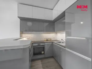 Prodej bytu 1+kk, Praha - Hostavice, U Hostavického potoka, 33 m2