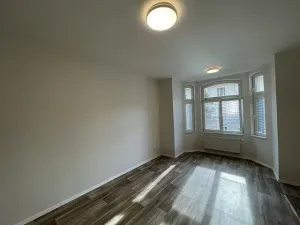 Pronájem bytu 3+kk, Praha, Bubenečská, 80 m2