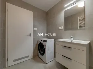 Pronájem bytu 2+kk, Praha - Vysočany, Vysočanská, 55 m2