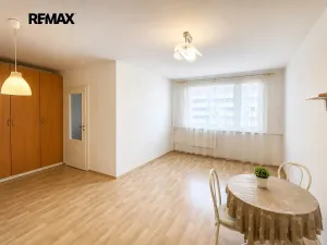 Pronájem bytu 2+kk, Kladno, Italská, 40 m2