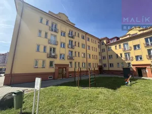 Prodej bytu 2+1, Ostrov, Masarykova, 68 m2