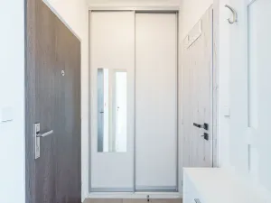 Prodej bytu 1+kk, Praha - Prosek, Veltruská, 33 m2