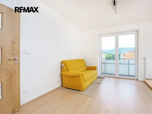 Prodej bytu 2+kk, Jince, Zborovská, 45 m2