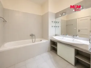 Prodej bytu 4+kk, Praha - Nové Město, Pod Slovany, 85 m2