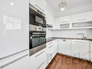 Prodej bytu 2+1, Praha - Dolní Počernice, Národních hrdinů, 62 m2