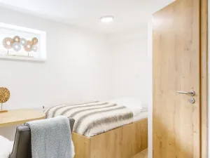 Pronájem bytu 1+kk, Zlín, Vejvanovská, 18 m2