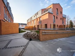 Pronájem bytu 1+kk, Praha - Dolní Měcholupy, Na návsi, 37 m2